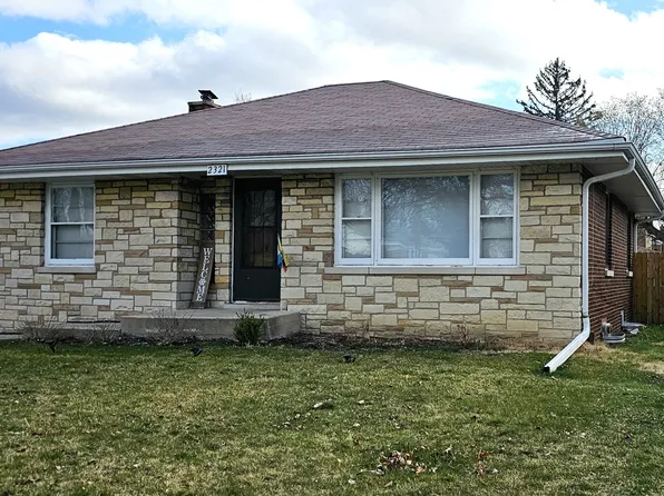 2321 S 18th Ave, Broadview, IL 60155