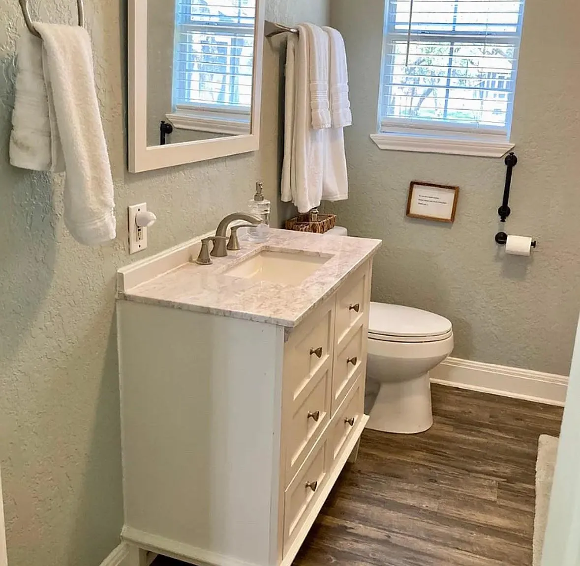 2 bed, 1.0 bath, 888 sqft, $3,900 — Photo 4