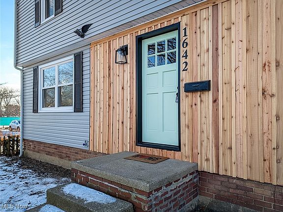 3rd image of 1642 27th St NE