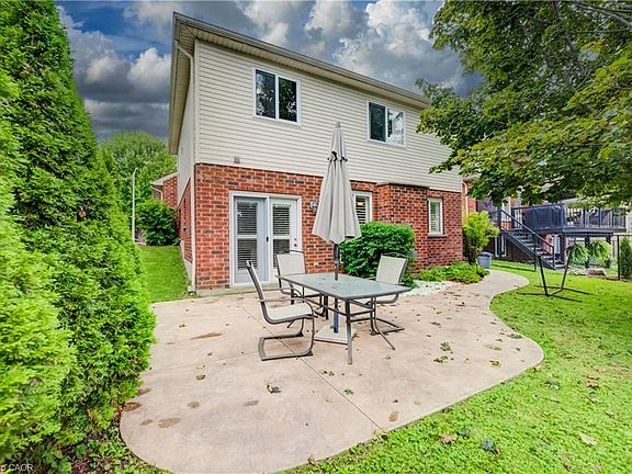 4th image of 245 Fern Cres