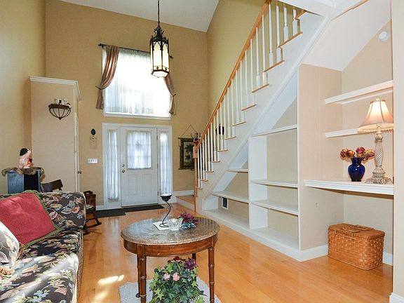 5th image of 27 Saint James Ave Unit 1-9