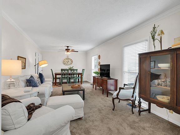 4th image of 105 Westfield Dr