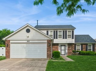 815 Prairie Ln, Buffalo Grove, IL