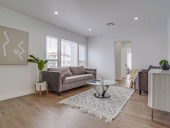 2nd image of 12601 Burbank Blvd #0dba4f9df