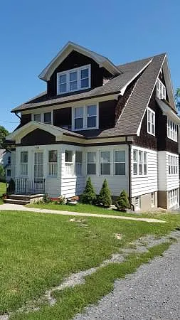 196 Main St — Photo 1