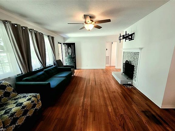 4th image of 104 Oak Ln