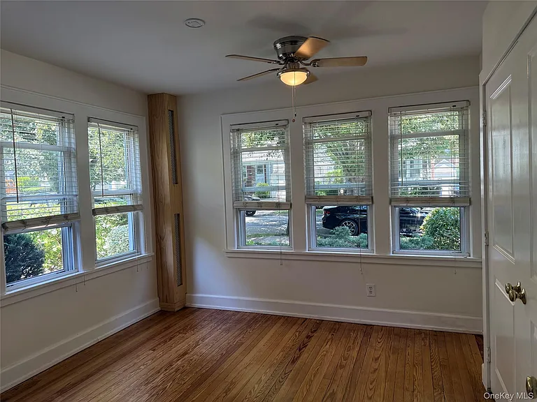 24 Adelaide St #1 — Photo 2
