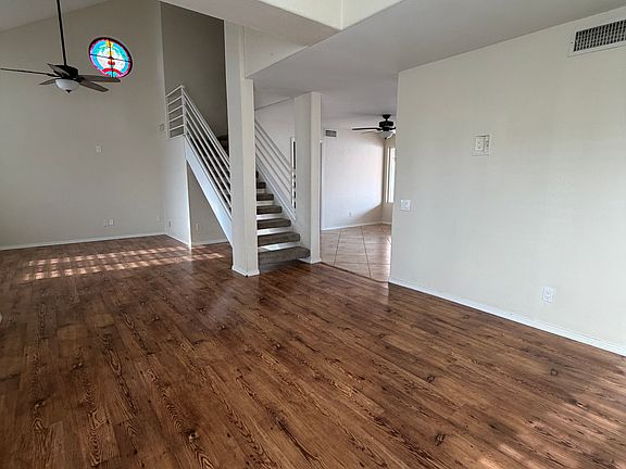 LIVING ROOM/FAMILY ROOM