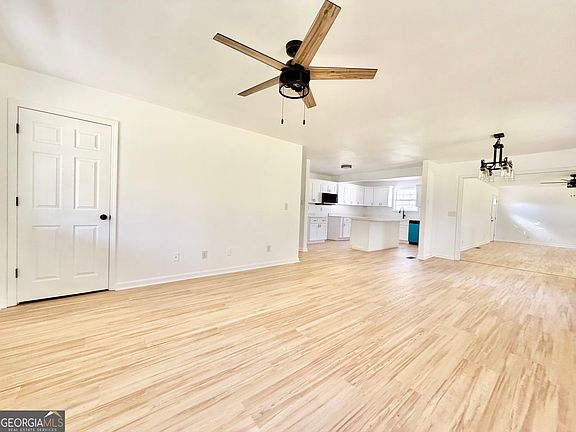 2nd image of 3 Robin Hood Rd NE