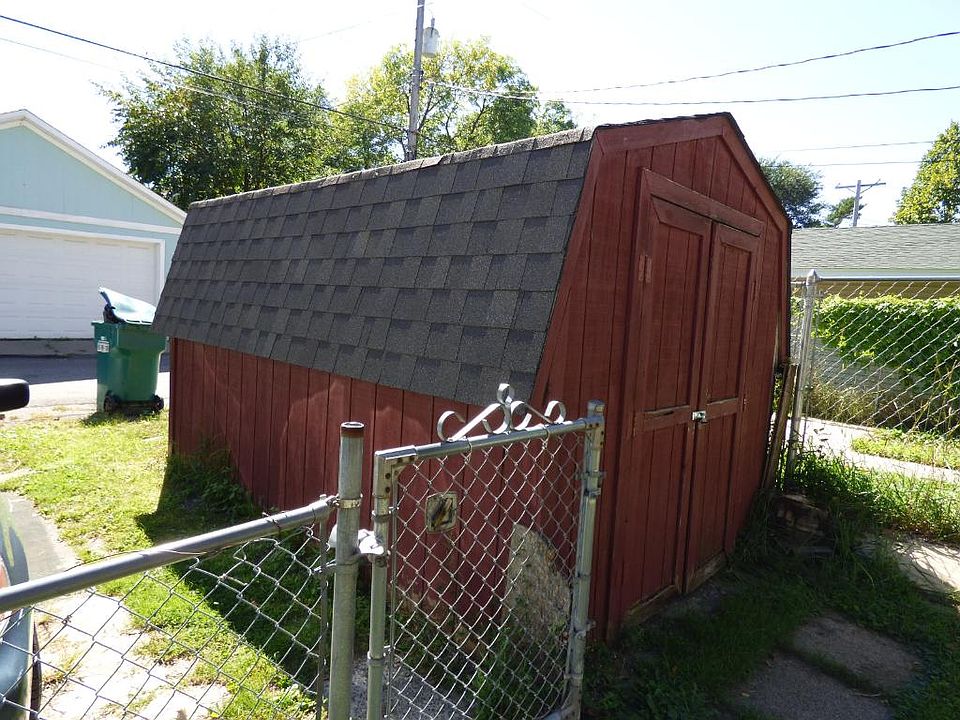 2nd image of 548 Edmund Ave