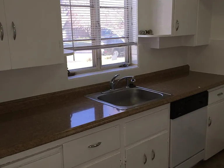 1220 Jasmine St — Photo 4