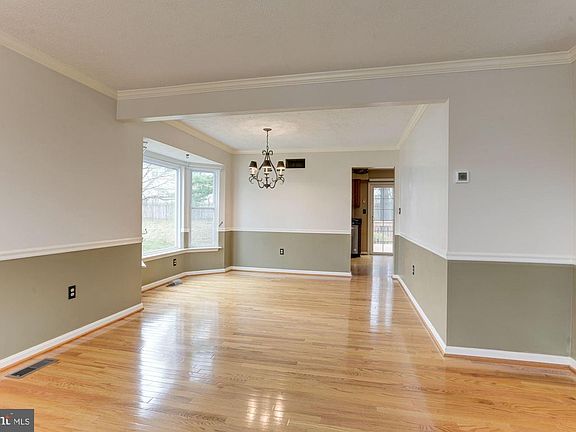 4th image of 708 Selkirk Ct