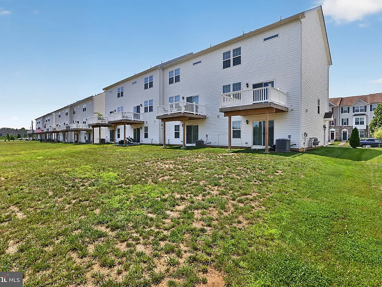 491 N Palace Dr — Photo 34