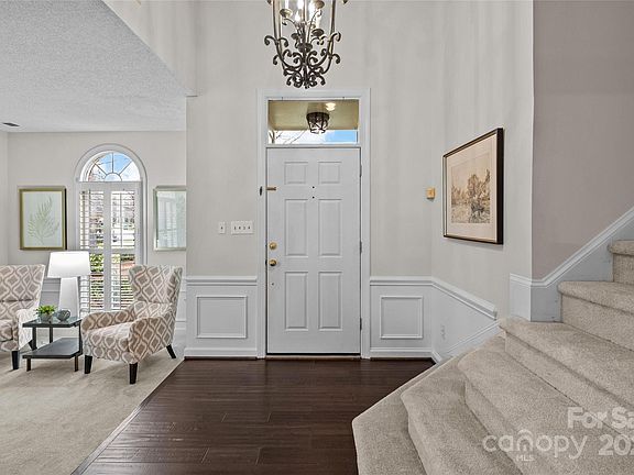 3rd image of 10417 Pullengreen Dr