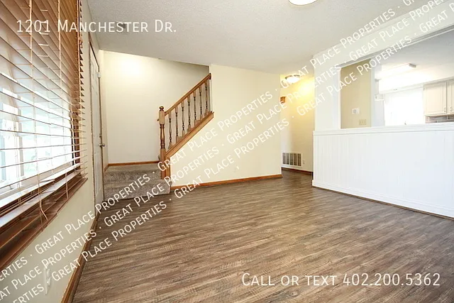 1201 Manchester Dr — Photo 9
