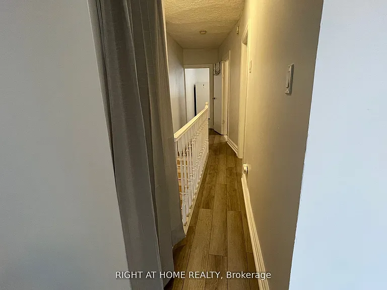 31 Hallam St #2 — Photo 8