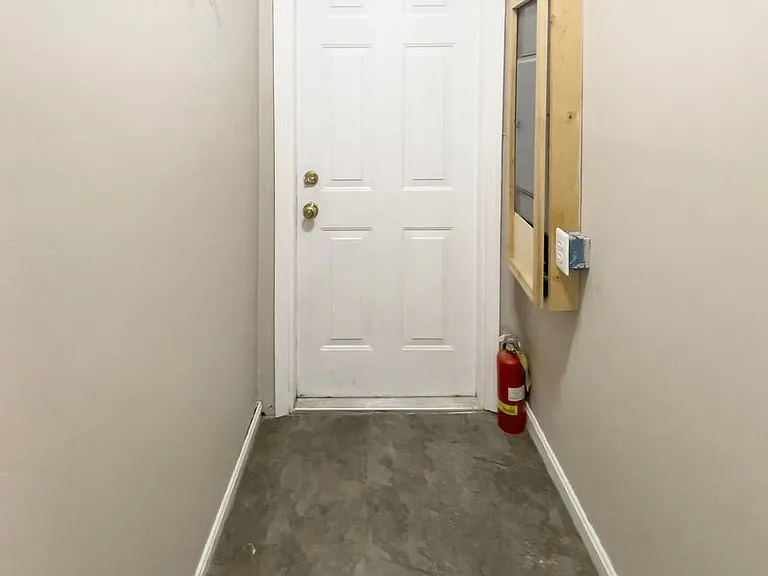 812 W University Ave — Photo 10