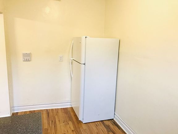 5th image of 2525 Bedford Ave APT A3