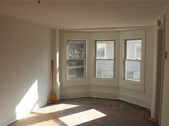 4th image of 1880 Railroad Ave