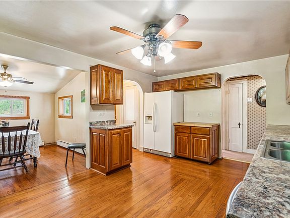 8th image of 106 Shady Ln
