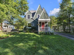 1375 Kensington Dr, Ann Arbor, MI