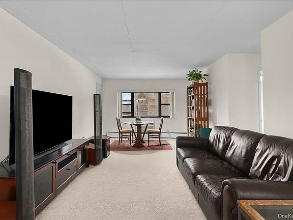 3rd image of 200 Diplomat Drive #3M