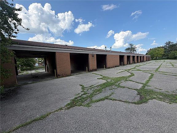 3rd image of 133 W Hebble Ave