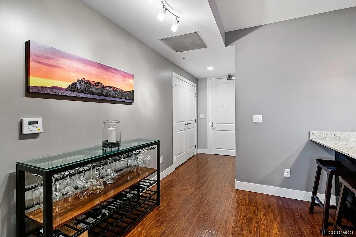 1 bed, 1.5 bath, 737 sqft, $2,500 — Photo 4