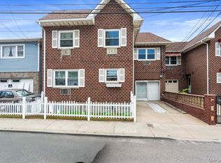 187 Beach 59th St, Arverne, NY 11692
