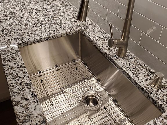 4th image of 8427 W Bryn Mawr Ave APT 2NE