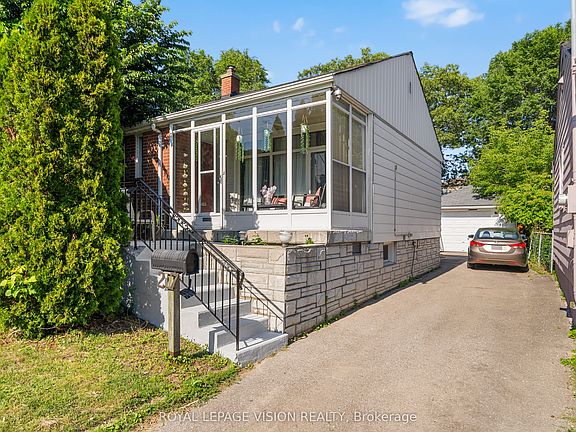 3rd image of 27 Eastville Ave