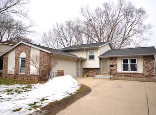 1922 Mayfair St, Waterloo, IA 50701
