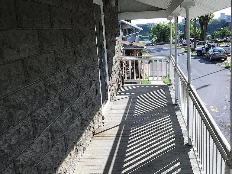 6 Olive St — Photo 2