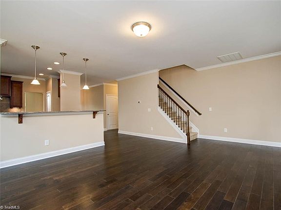 4th image of 528 Olsen Dr