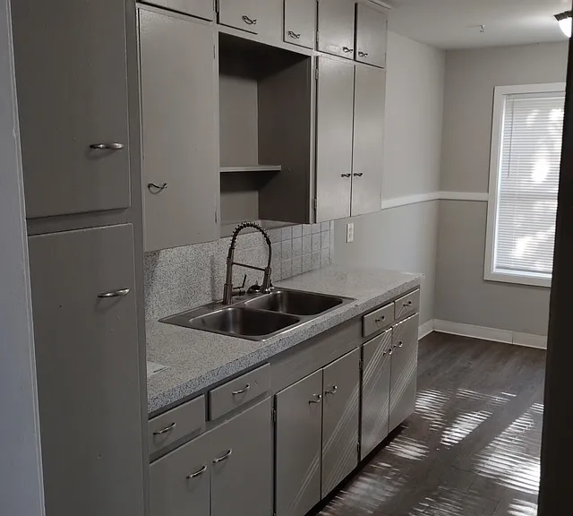 1733 S Roosevelt St — Photo 2