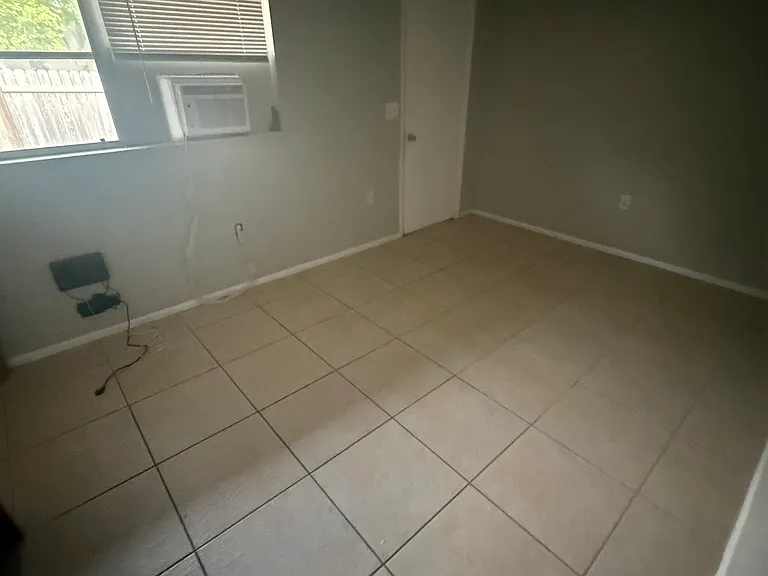 2619 45th Ave W #1 — Photo 9