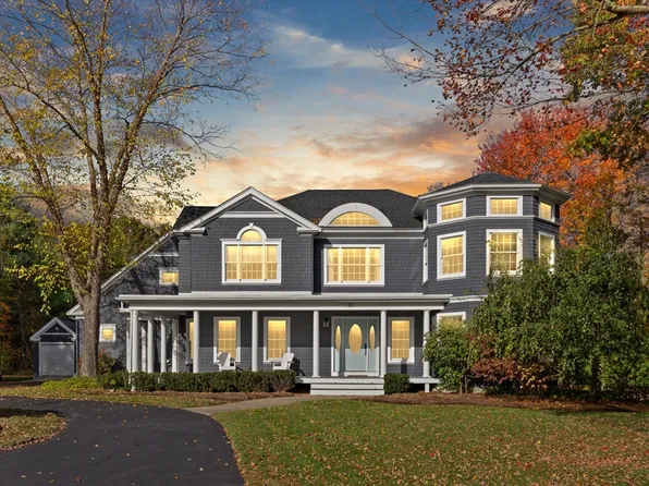 22 Flyaway Pond Dr, Easton, MA 02356