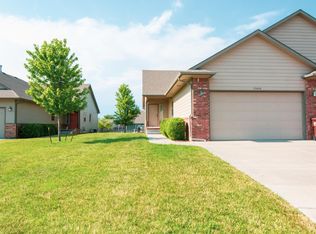 12616 E Willowgreen Cir, Wichita, KS 67207