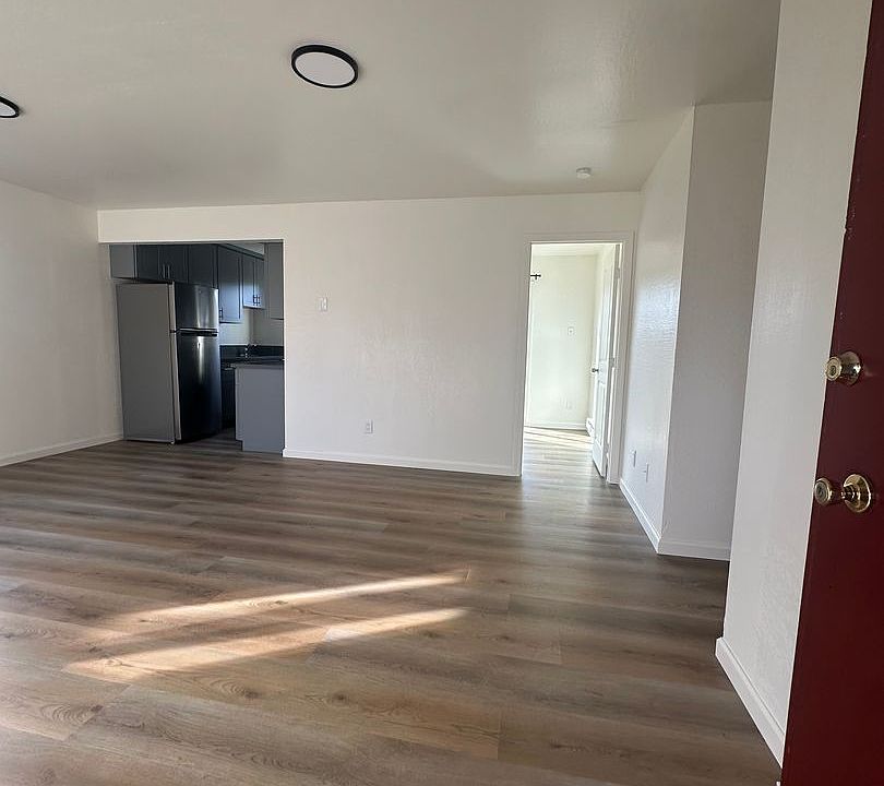 1st image of 620 Grand Ave #4