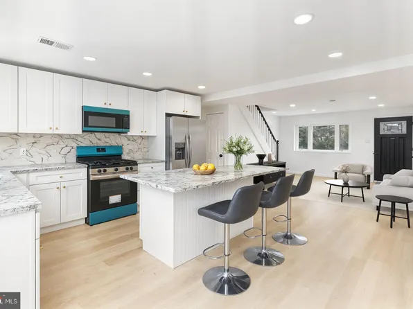 7703 Gilbert St, Philadelphia, PA 19150