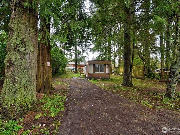 4th image of 3220 80th Avenue SE