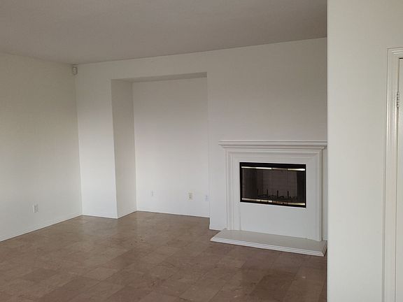 4th image of 25136 Wolcott Ct