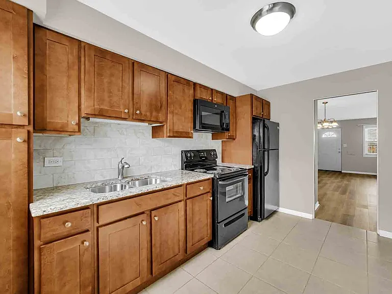 413 Wilson St #C — Photo 10