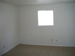 2nd image of 746 W 8th St APT 2