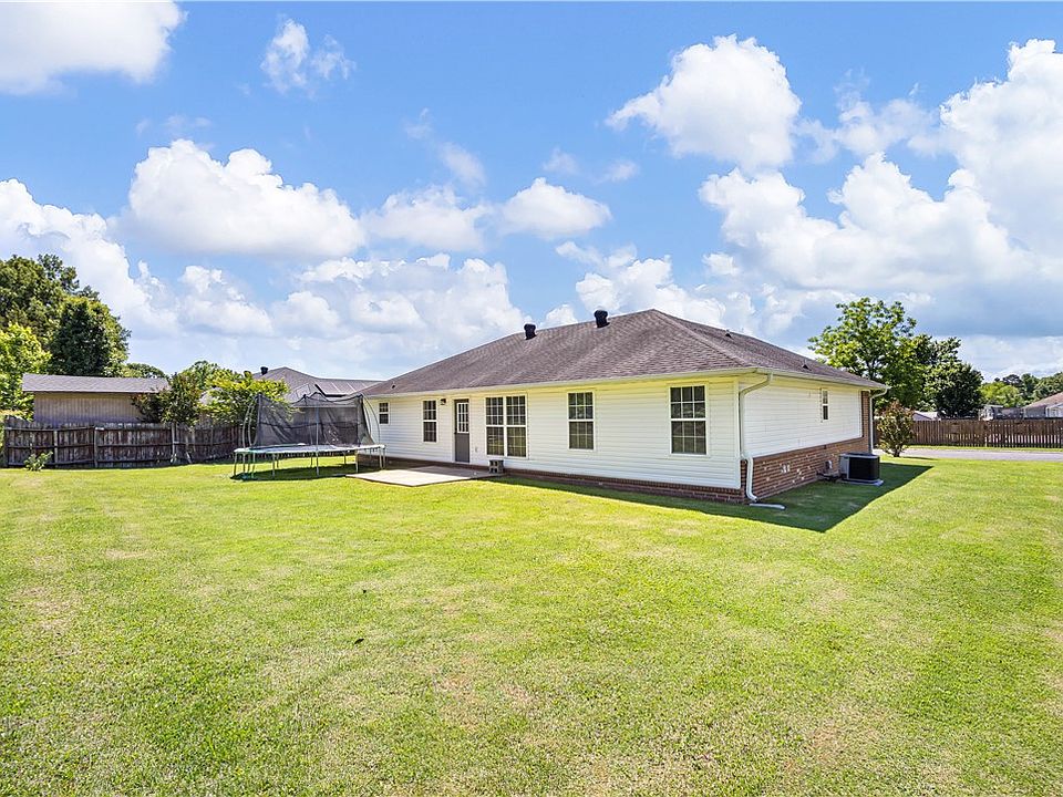 2nd image of 204 Willow Oak Dr