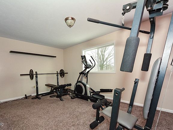 3rd image of 15 Winchester Ct