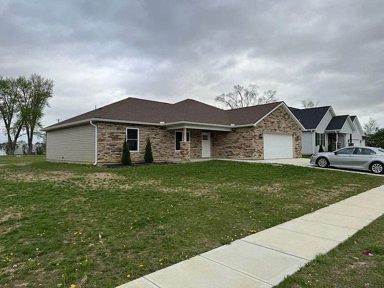 516 Cherry Ln — Photo 1