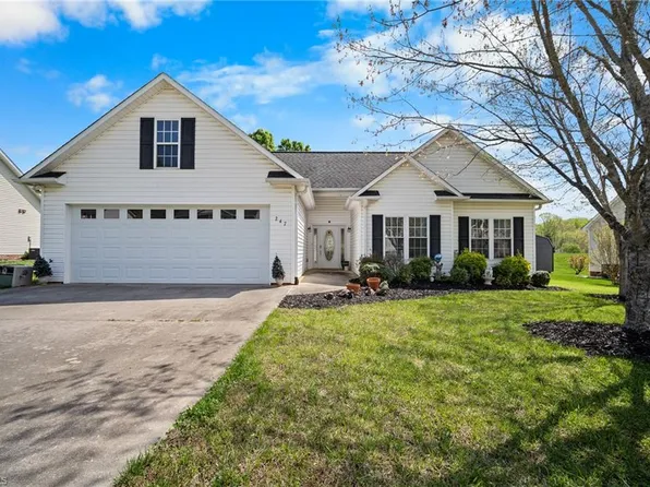 247 Summit Dr, Mocksville, NC 27028