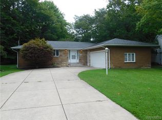 172 Laurelton Dr, West Seneca, NY 14224
