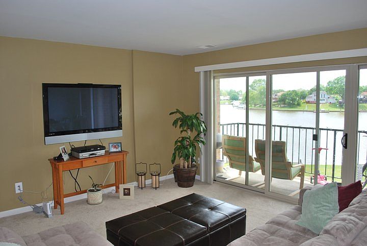 2nd image of 592 Renee Dr APT B